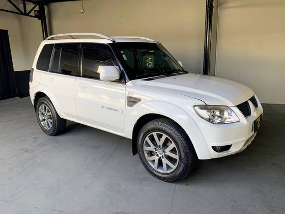 MITSUBISHI PAJERO TR4 2.0 4X2 16V 140CV FLEX 4P AUTOMÁTICO MITSUBISHI PAJERO TR4 2.0 4X2 16V 140CV FLEX 4P AUTOMÁTICO